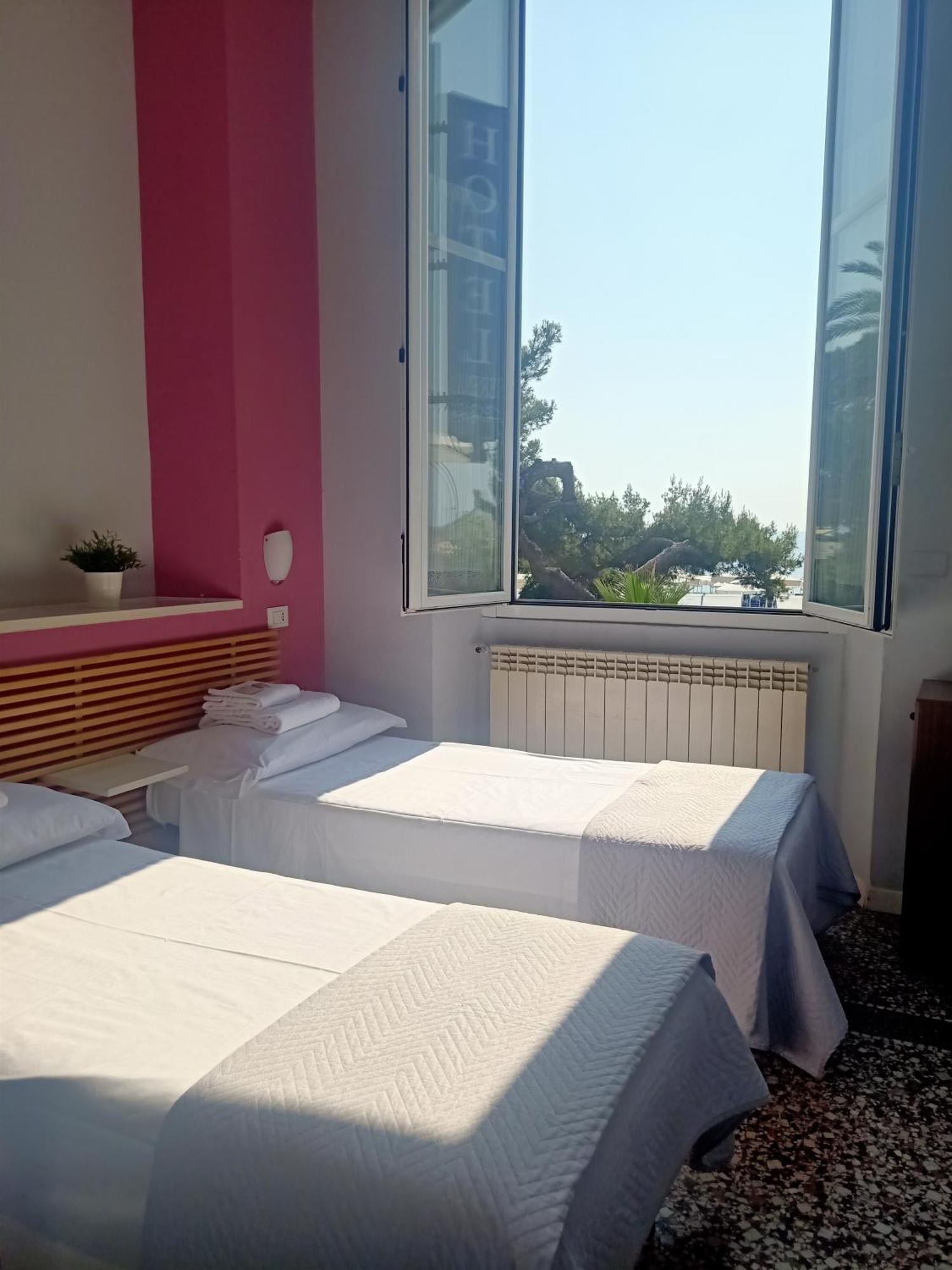 Hotel Serena Arenzano Exterior photo